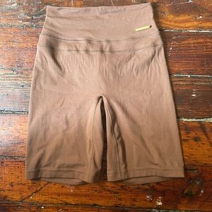 Gymshark xs Whitney Simmons shorts nwt